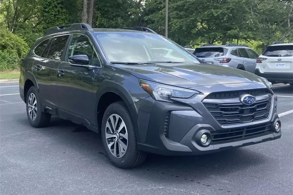 2025 Subaru Outback Premium photo 1