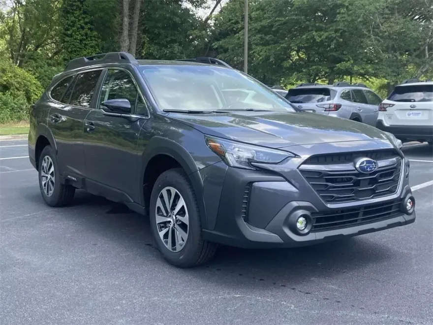2025 Subaru Outback Premium photo 1