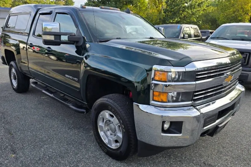 2015 Chevrolet Silverado 2500HD LT photo 1