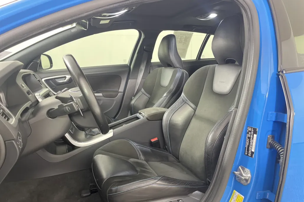 2017 Volvo V60 Polestar AWD photo 1