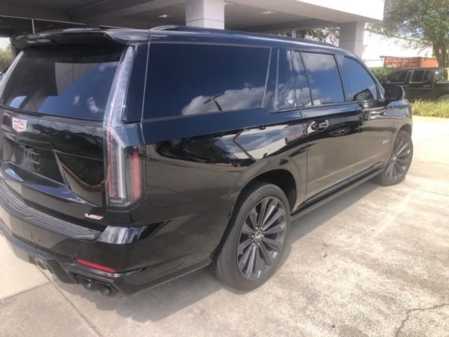 2025 Cadillac Escalade ESV V-Series photo 1