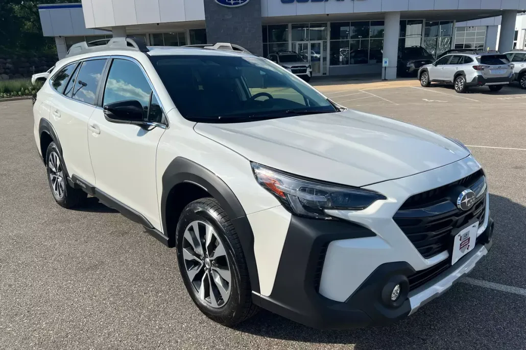 2025 Subaru Outback Limited photo 1