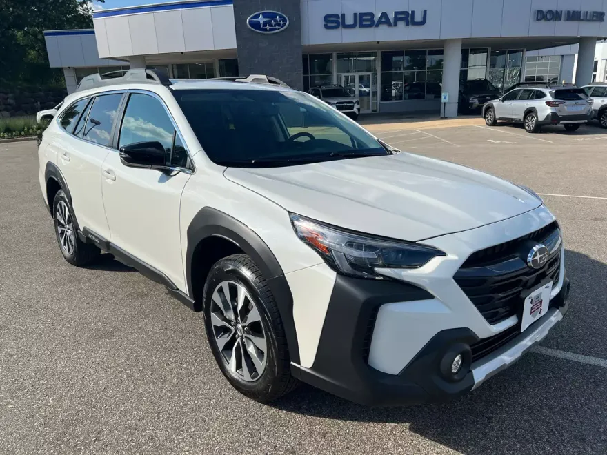 2025 Subaru Outback Limited photo 1