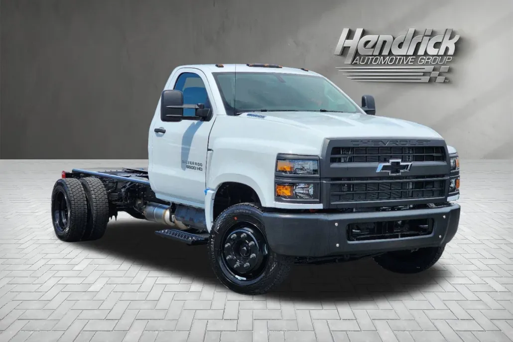2024 Chevrolet Silverado 6500HD Work Truck photo 1