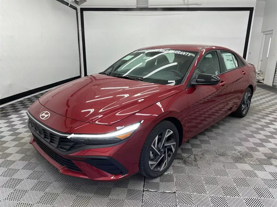 2025 Hyundai Elantra SEL Sport photo 1