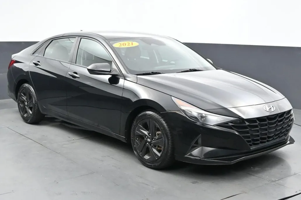 2021 Hyundai Elantra SEL photo 1