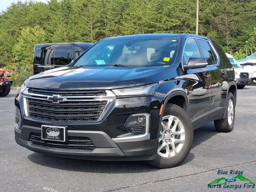 2023 Chevrolet Traverse LS photo 1