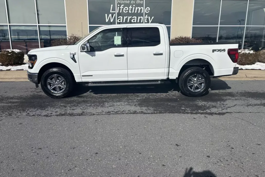 2025 Ford F-150 XLT photo 1
