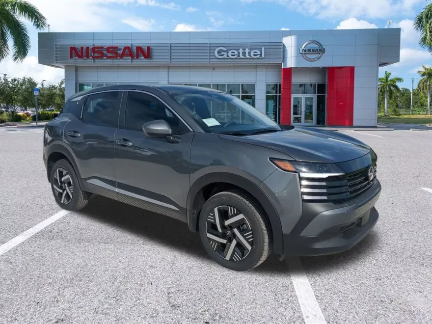 2025 Nissan Kicks SV photo 1