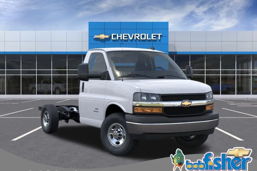 2025 Chevrolet Express Cutaway 3500 photo 1