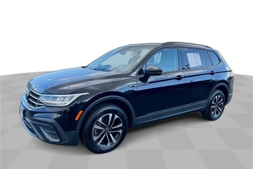 2022 Volkswagen Tiguan S photo 1