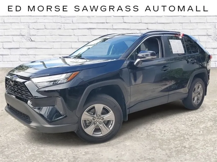 2024 Toyota RAV4 XLE photo 1