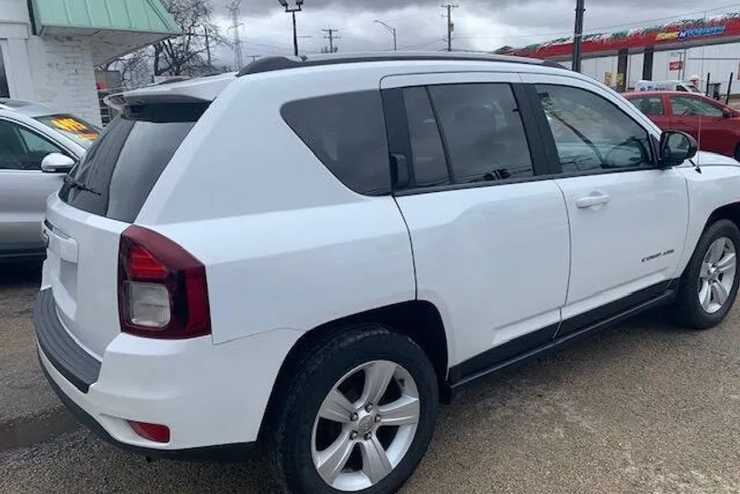 2016 Jeep Compass Sport photo 1