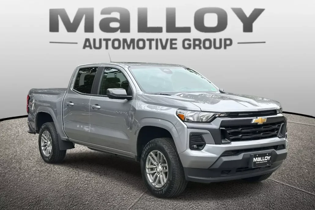 2023 Chevrolet Colorado LT photo 1