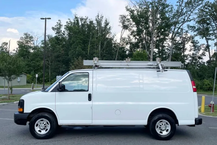 2010 Chevrolet Express 3500 Cargo Van photo 1