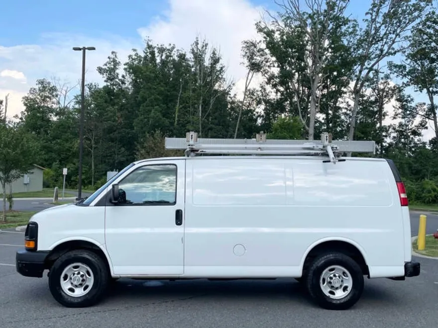 2010 Chevrolet Express 3500 Cargo Van photo 1