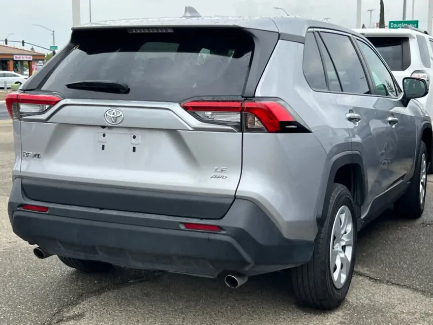 2024 Toyota RAV4 LE photo 1