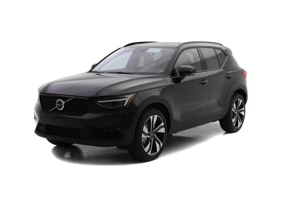 2025 Volvo XC40 Plus photo 1