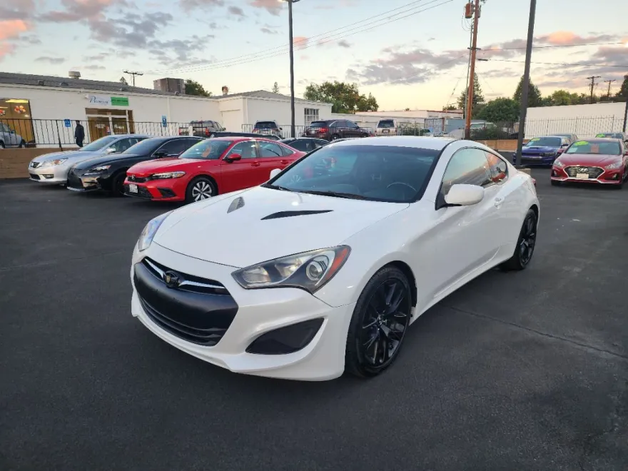 2013 Hyundai Genesis Coupe 2.0T photo 1