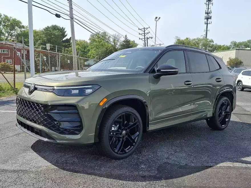 2025 Volkswagen Tiguan SE R-Line Black photo 1