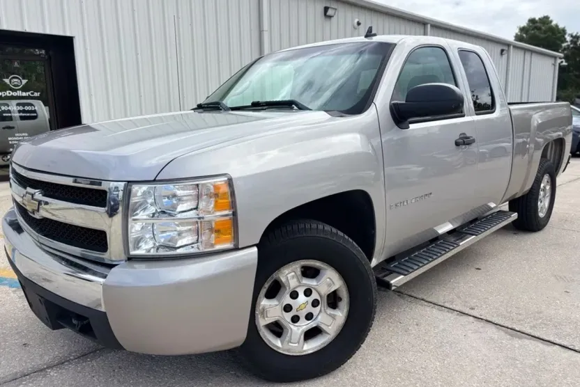 2008 Chevrolet Silverado 1500 LT photo 1
