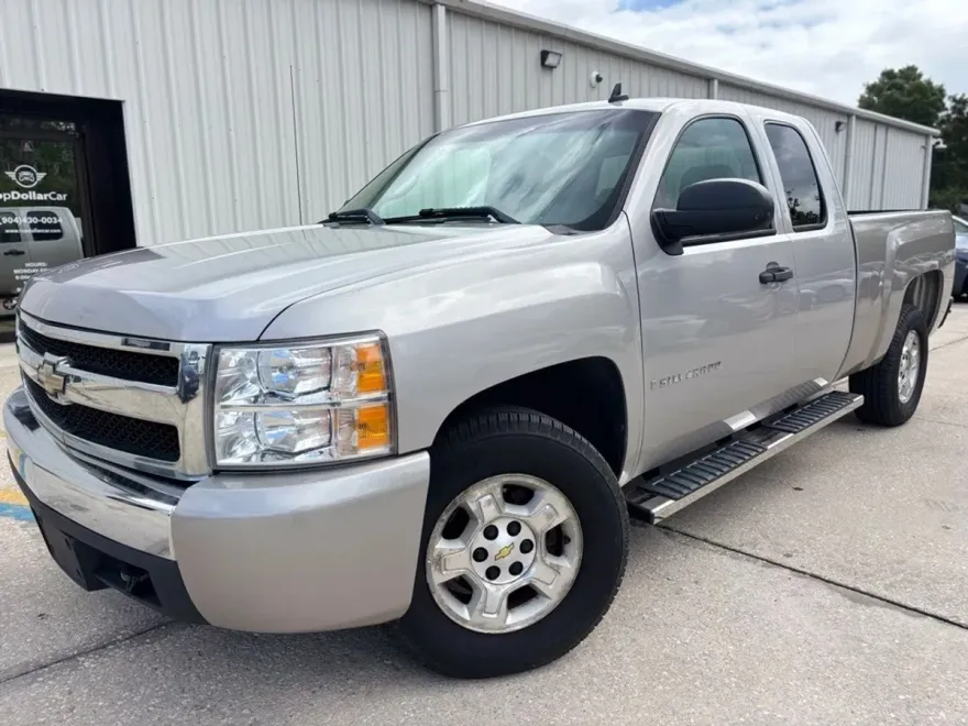2008 Chevrolet Silverado 1500 LT photo 1
