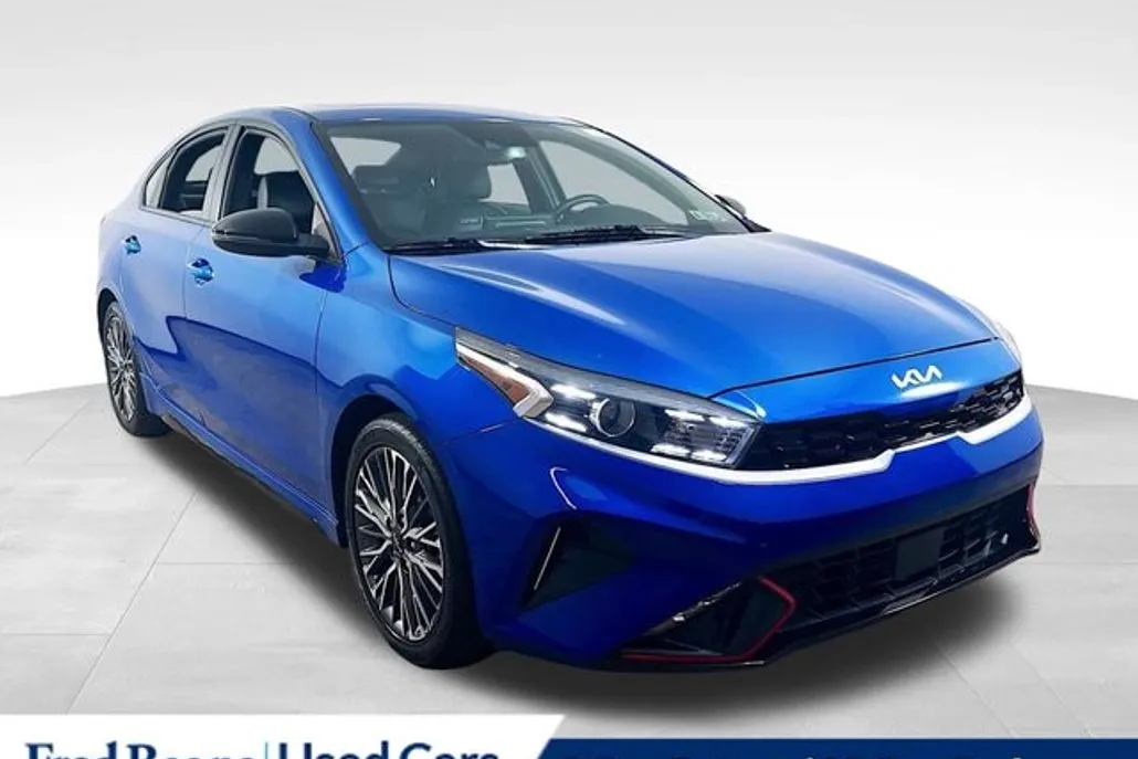 2023 Kia Forte GT-Line photo 1