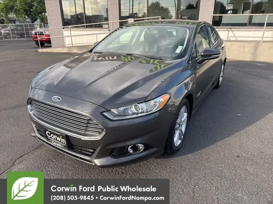 2016 Ford Fusion Energi Titanium photo 1