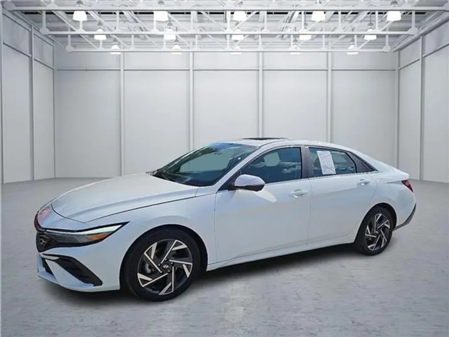 2024 Hyundai Elantra Limited photo 1