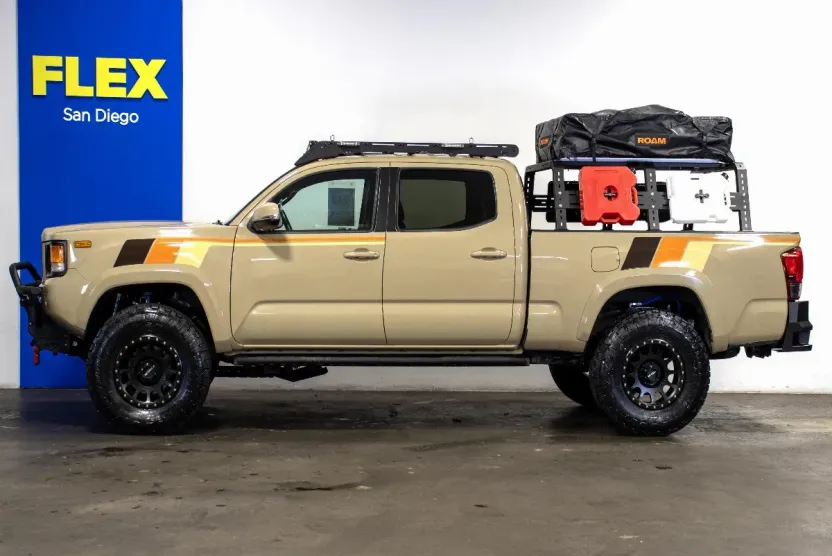 2017 Toyota Tacoma Double Cab TRD Sport photo 1