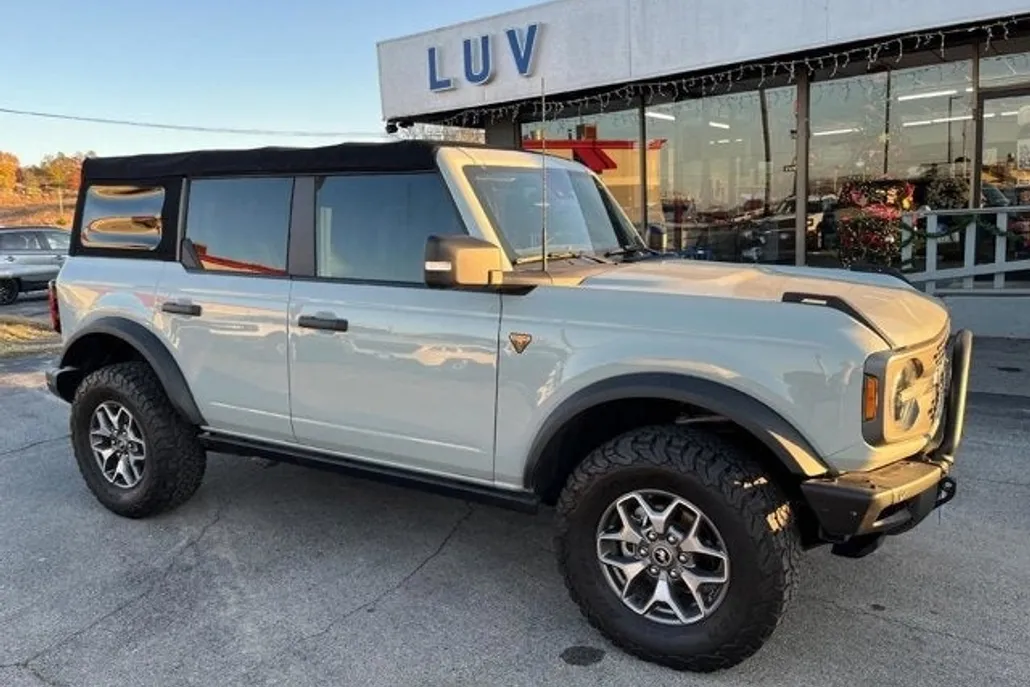 2021 Ford Bronco Badlands photo 1