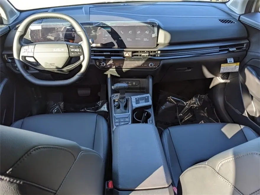 2026 Kia Sportage EX photo 1
