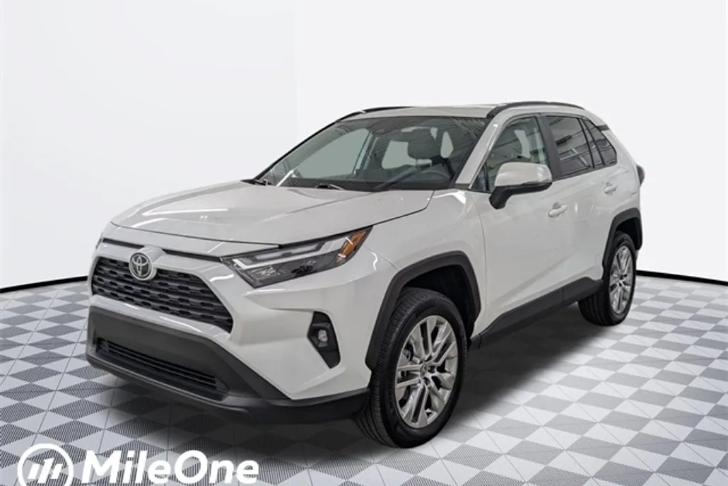 2024 Toyota RAV4 XLE Premium photo 1