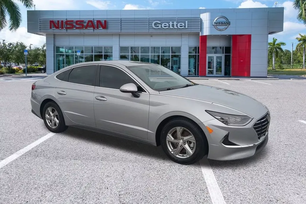 2023 Hyundai Sonata SE photo 1