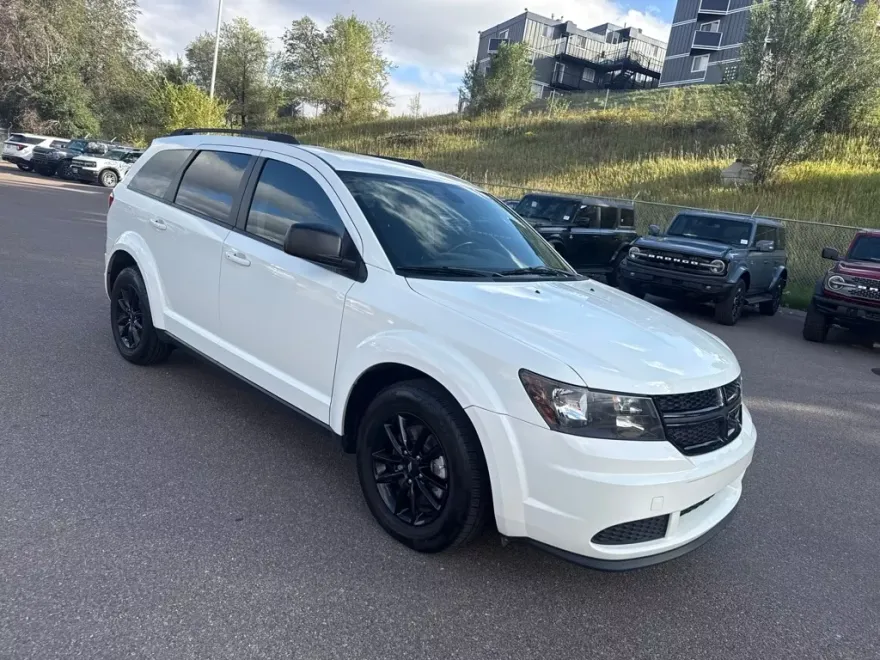 2020 Dodge Journey SE photo 1