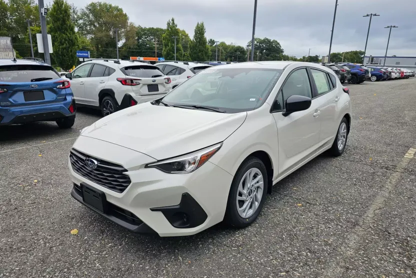 2024 Subaru Impreza Base photo 1