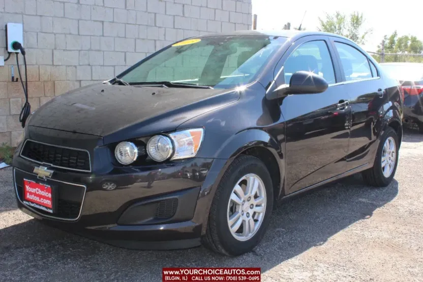2013 Chevrolet Sonic LT photo 1