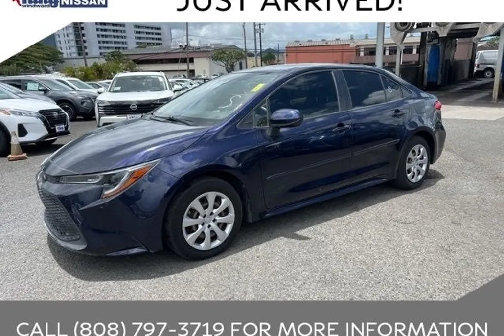 2021 Toyota Corolla LE photo 1