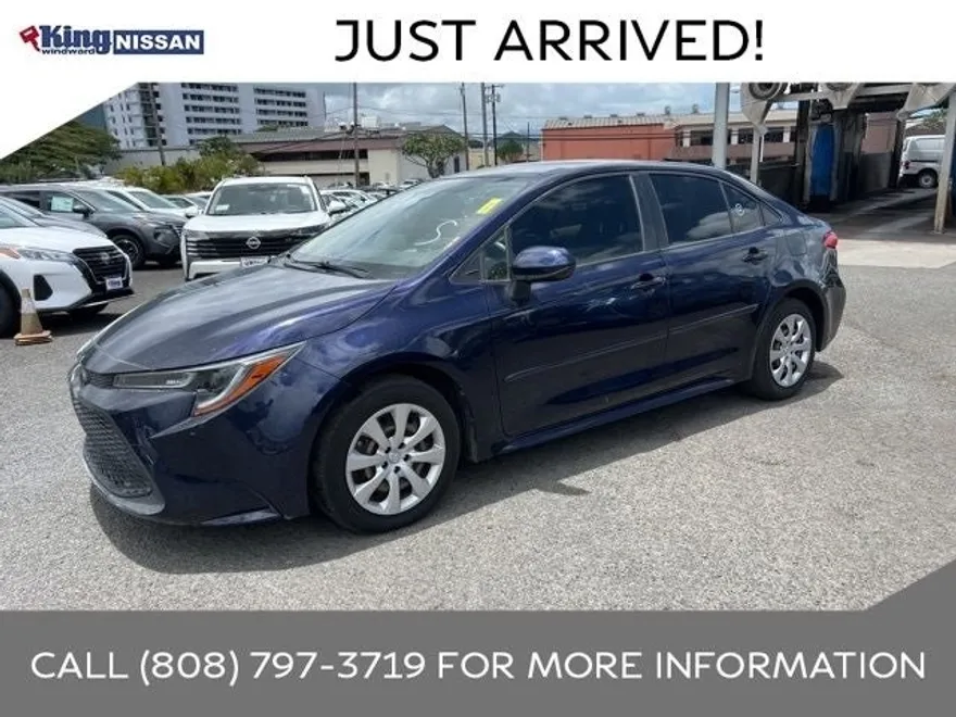 2021 Toyota Corolla LE photo 1