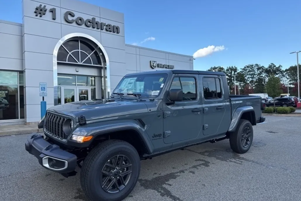2025 Jeep Gladiator Sport S photo 1