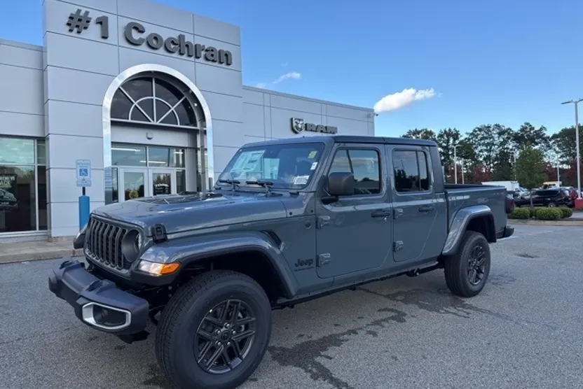 2025 Jeep Gladiator Sport S photo 1