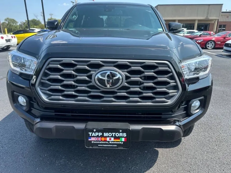 2023 Toyota Tacoma TRD Off-Road photo 1