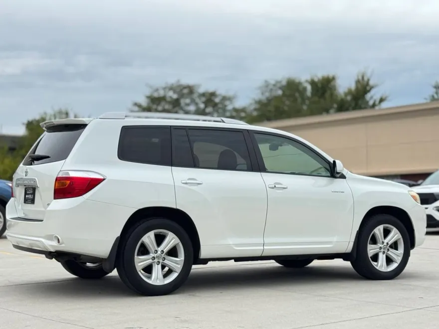 2010 Toyota Highlander Limited Sport photo 1