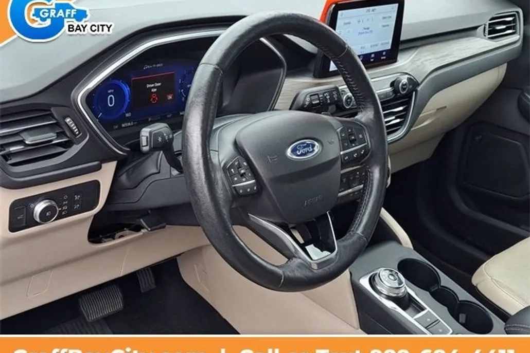 2020 Ford Escape Titanium photo 1