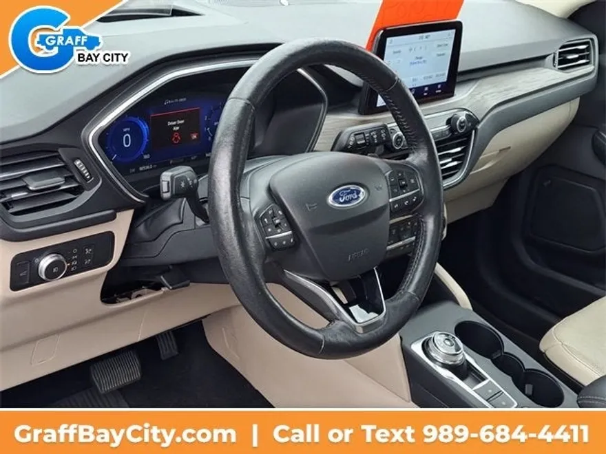 2020 Ford Escape Titanium photo 1