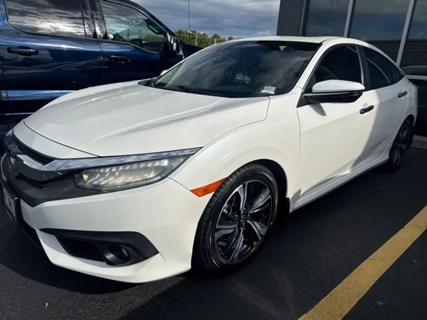 2016 Honda Civic Touring photo 1