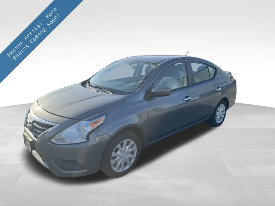 2017 Nissan Versa 1.6 SV photo 1