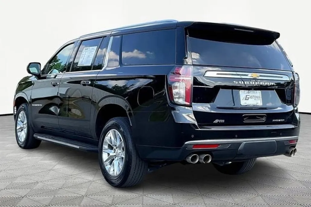 2024 Chevrolet Suburban Premier photo 1
