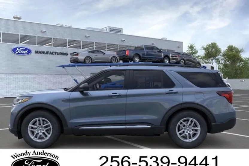 2025 Ford Explorer photo 1
