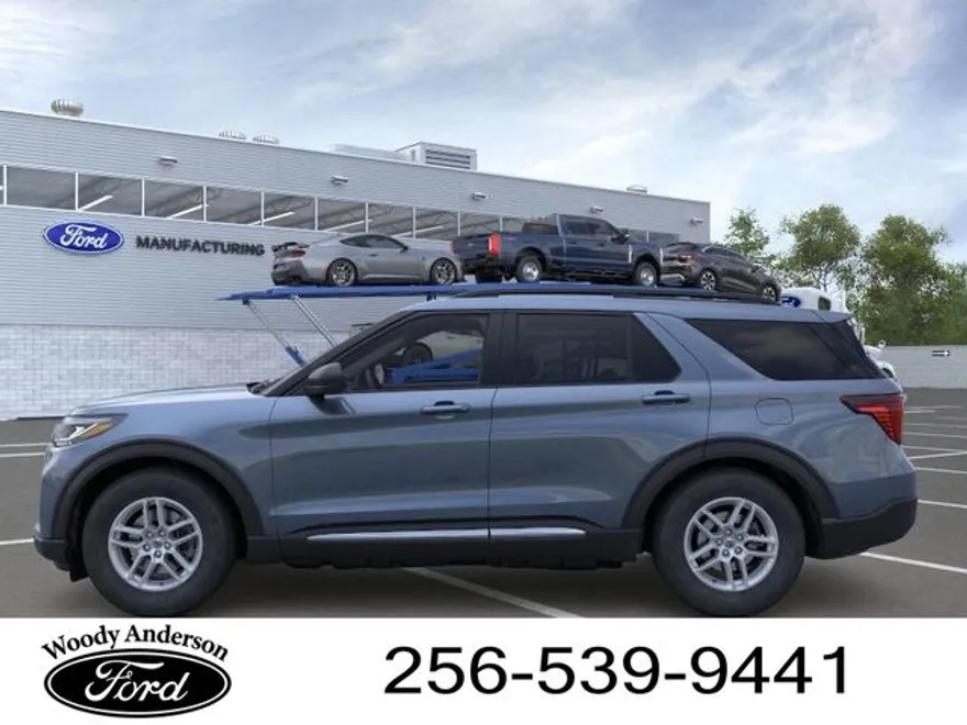 2025 Ford Explorer photo 1